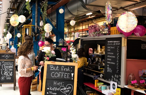 Yummie foodtrucks zoals deze van Holy Cow Yummie foodtrucks zoals deze van Holy Cow